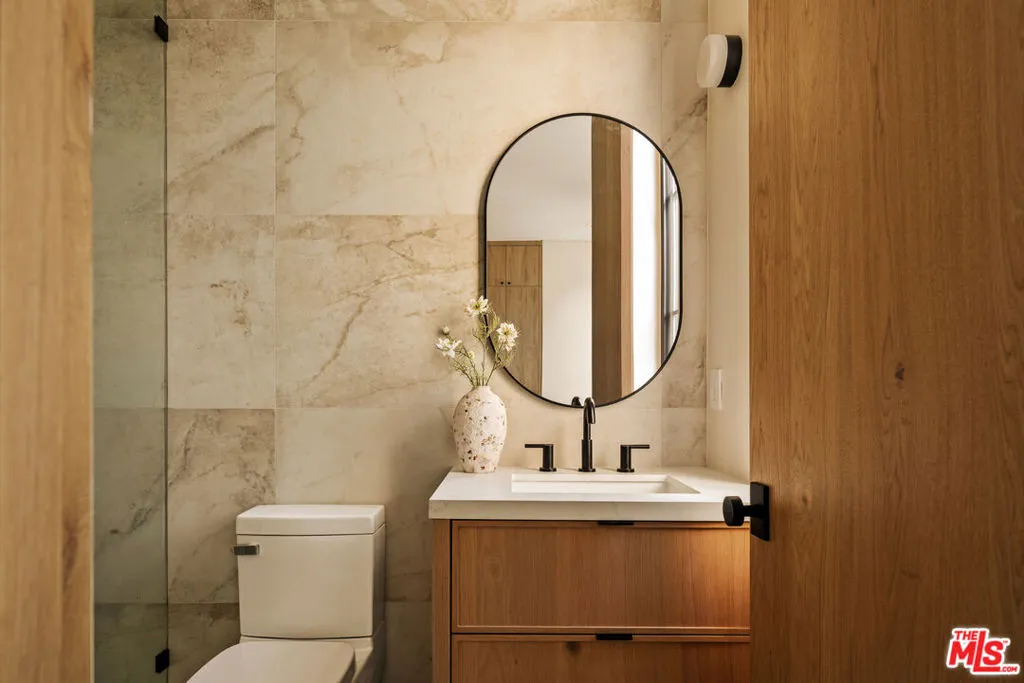 11556 Blix Street, Valley Village, California 91602 home-pic-35