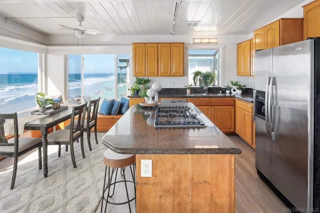 1680 Seacoast Drive D, Imperial Beach, California 91932 home-pic-10