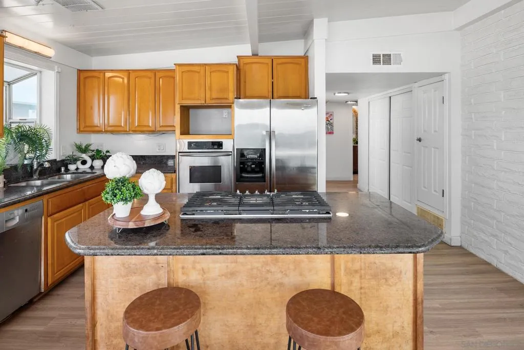 1680 Seacoast Drive D, Imperial Beach, California 91932 home-pic-12