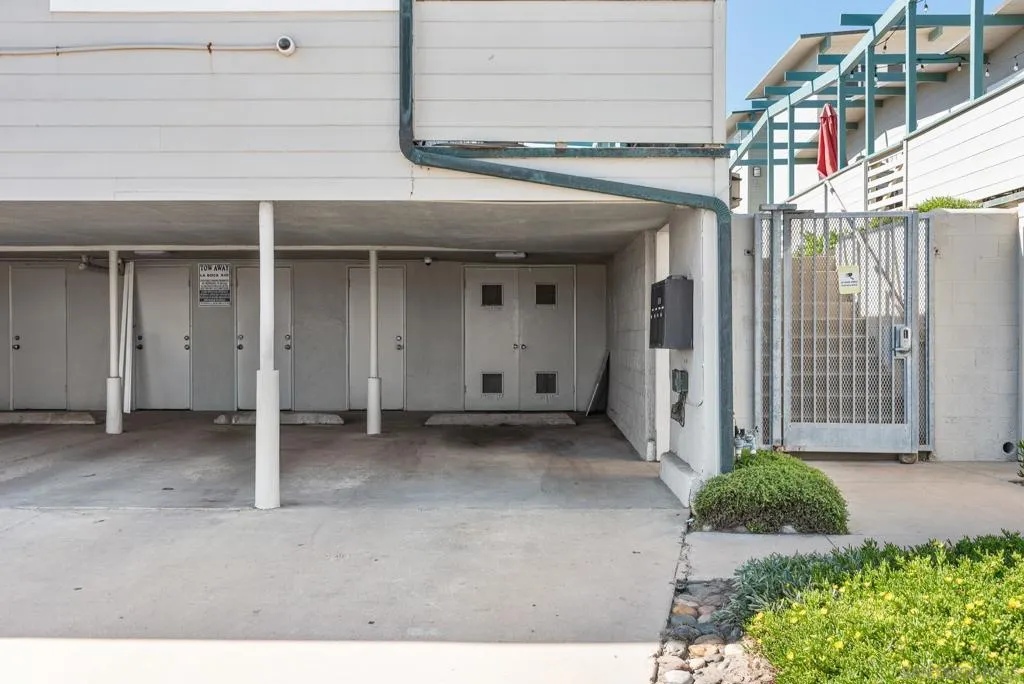 1680 Seacoast Drive D, Imperial Beach, California 91932 home-pic-37