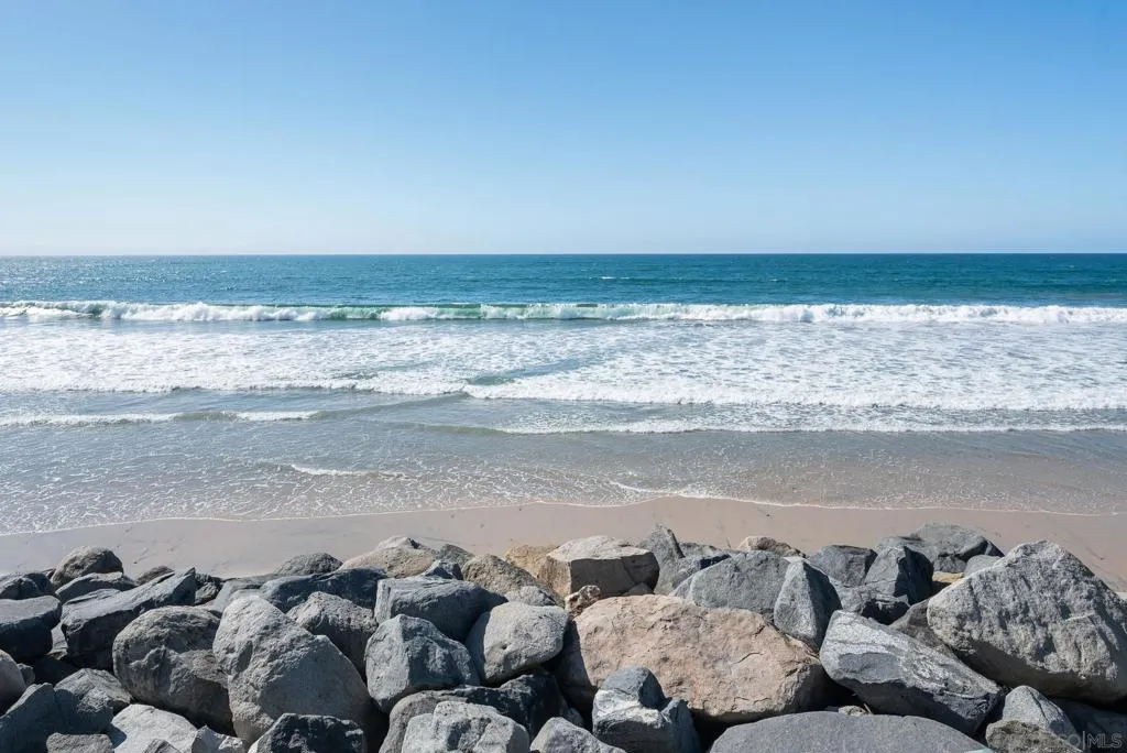 1680 Seacoast Drive D, Imperial Beach, California 91932 home-pic-17