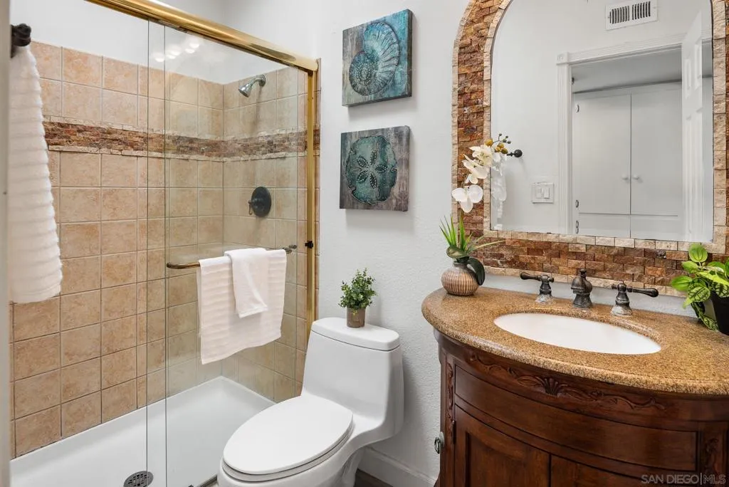 1680 Seacoast Drive D, Imperial Beach, California 91932 home-pic-33