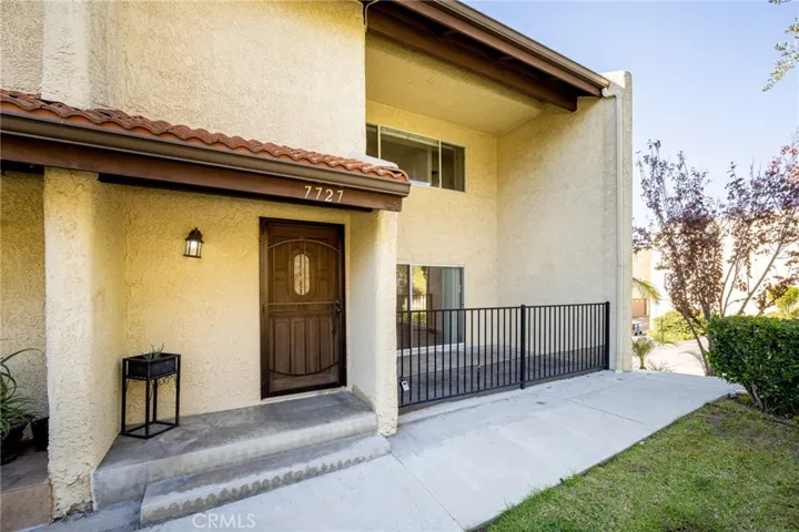 7727 Via Napoli 75, Burbank, California 91504