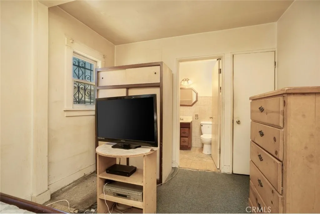 632 E 87th, Los Angeles, California 90002 home-pic-16