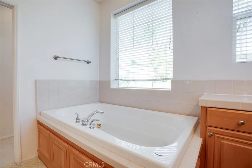 1267 Kendra Lane, Upland, California 91784 home-pic-25