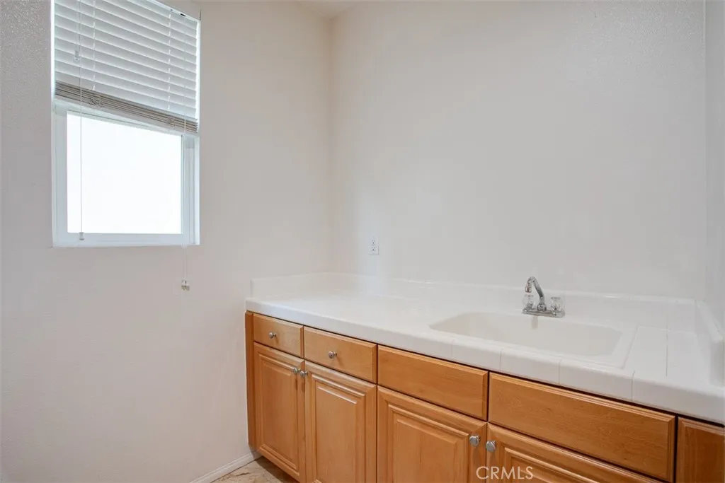 1267 Kendra Lane, Upland, California 91784 home-pic-18