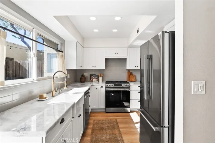 2209 Vista Huerta, Newport Beach, California 92660