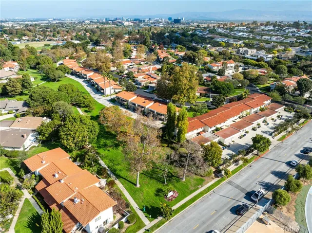 2209 Vista Huerta, Newport Beach, California 92660