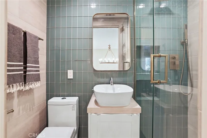 2nd floor hall 3/4 bathroom