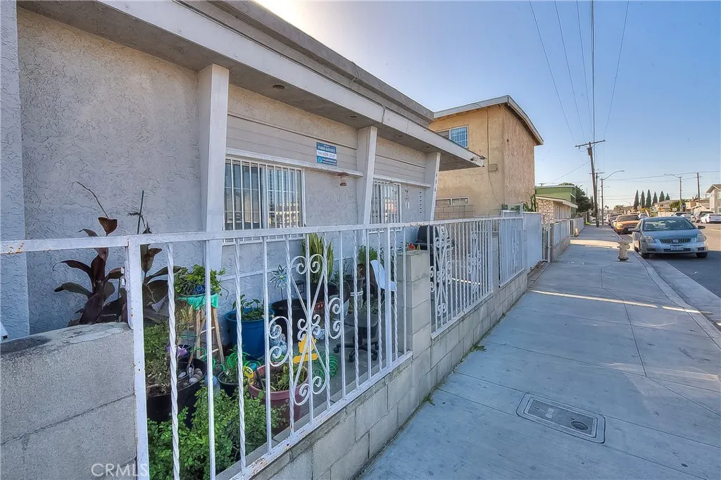 456 E Market, Long Beach, California 90805 — photo 4