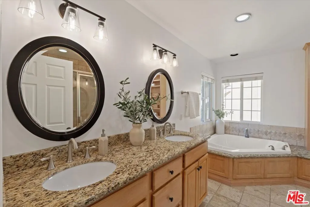 2409 Olive Avenue, La Crescenta, California 91214 home-pic-12