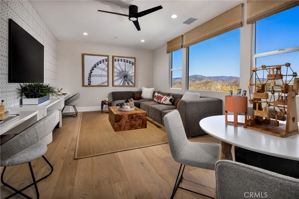 24202 N Corte Alegra, Valencia, California 91354 home-pic-8