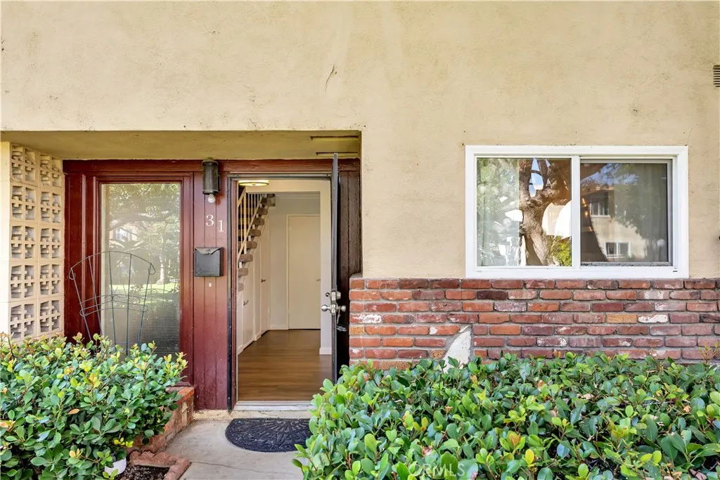 1919 N Sherry Lane 31, Santa Ana, California 92705 home-pic-3