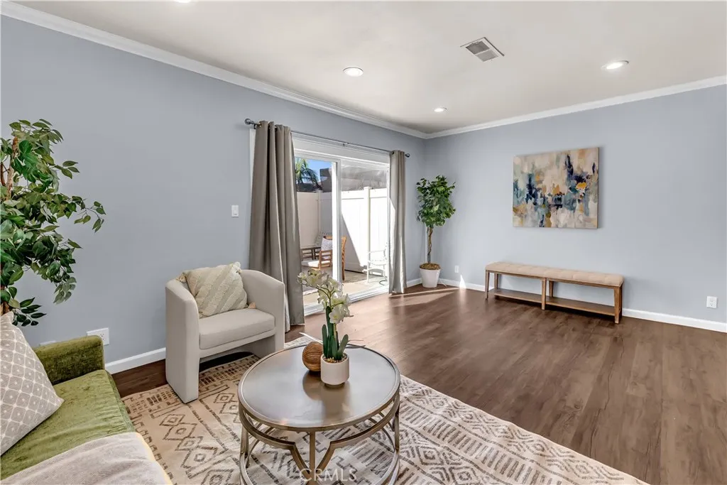 1919 N Sherry Lane 31, Santa Ana, California 92705 home-pic-10