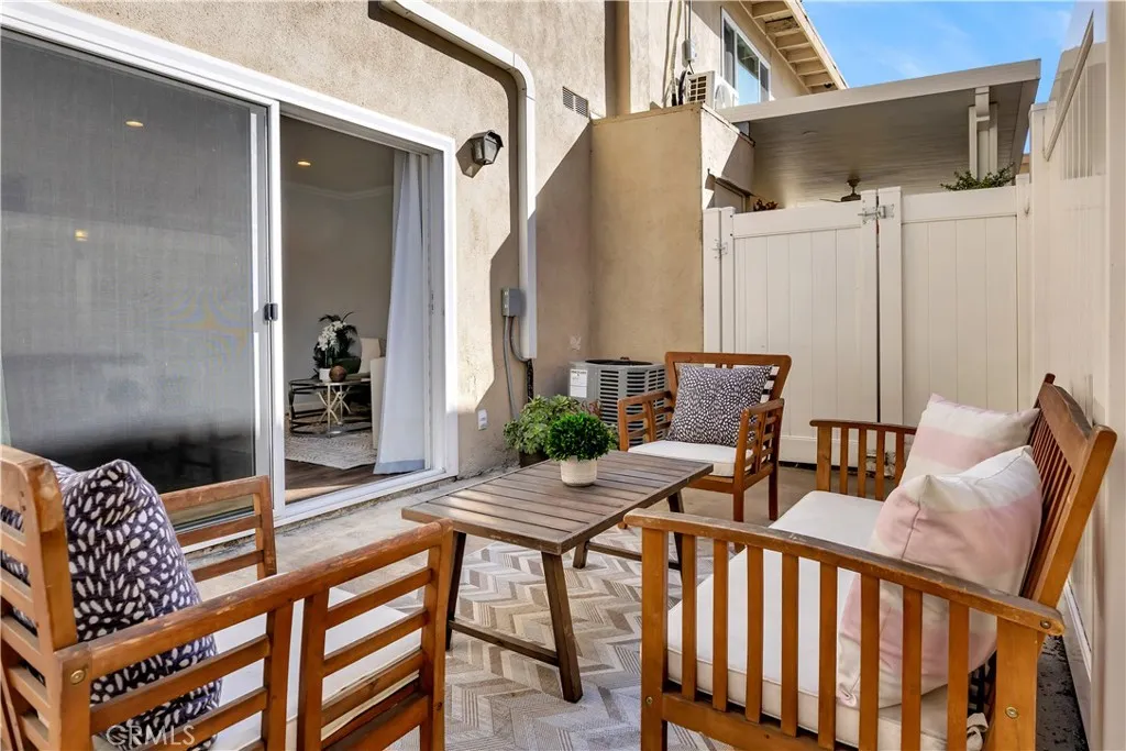 1919 N Sherry Lane 31, Santa Ana, California 92705 home-pic-26