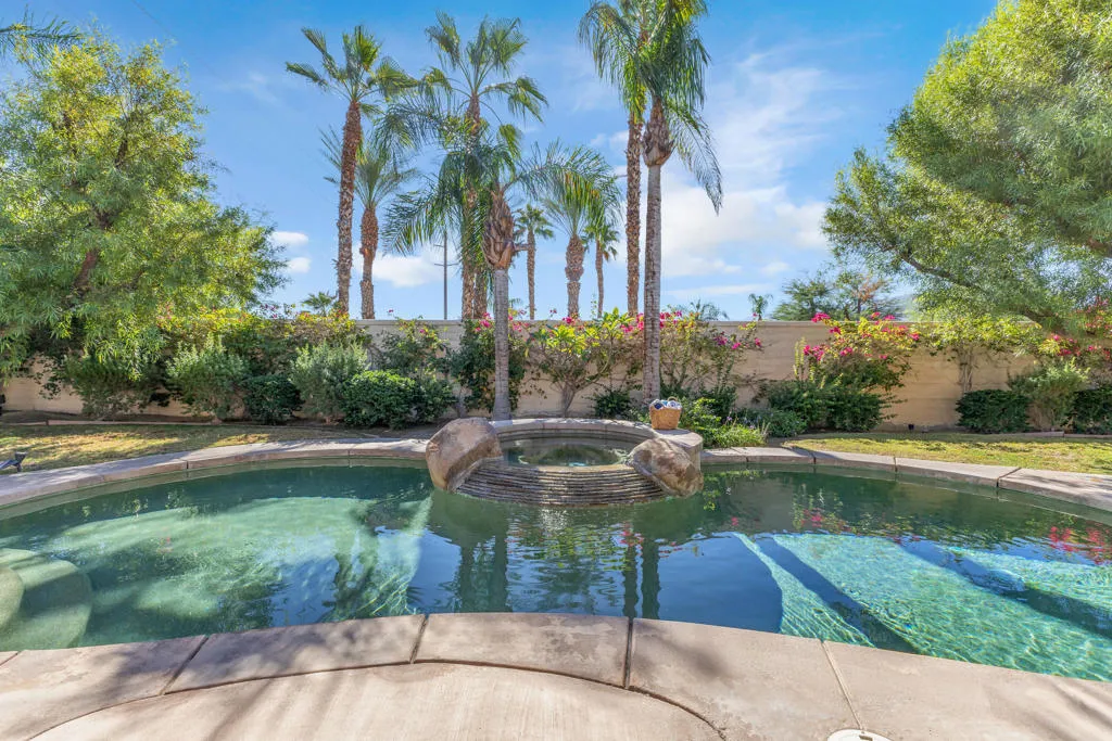 35 Calle La Reina, Rancho Mirage, California 92270 home-pic-1