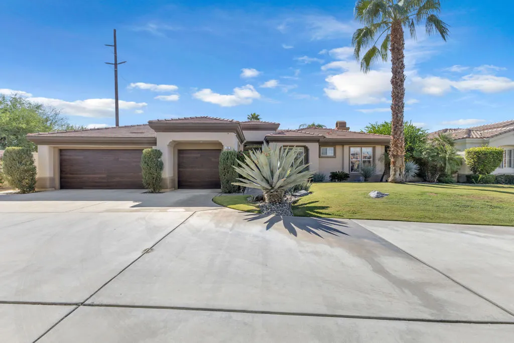 35 Calle La Reina, Rancho Mirage, California 92270 home-pic-12