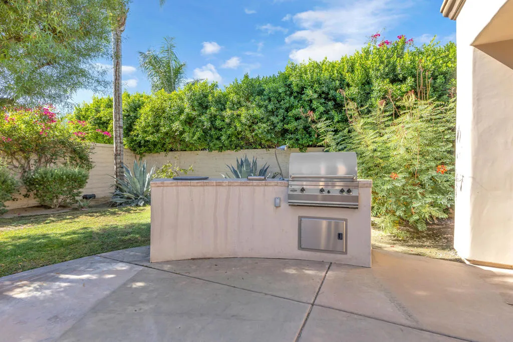 35 Calle La Reina, Rancho Mirage, California 92270 home-pic-58
