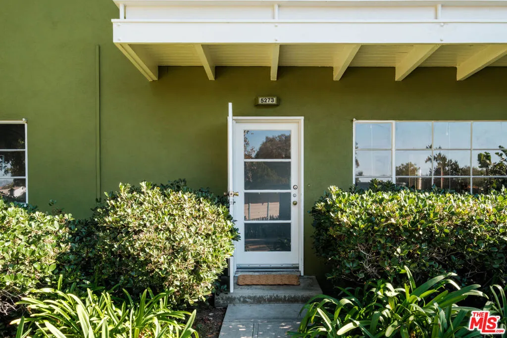 5273 Village, Los Angeles, California 90016 home-pic-2