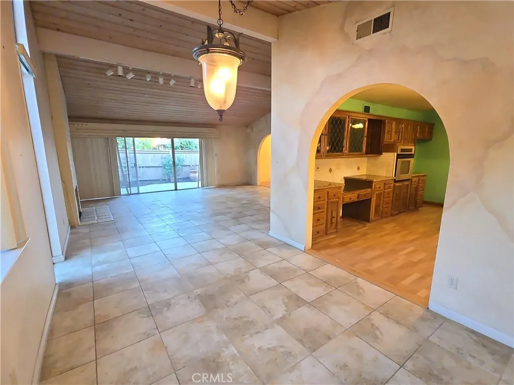 5064 A N Wishon, Fresno, California 93704 home-pic-8