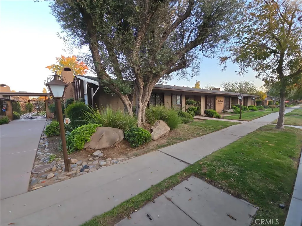 5064 A N Wishon, Fresno, California 93704 home-pic-2