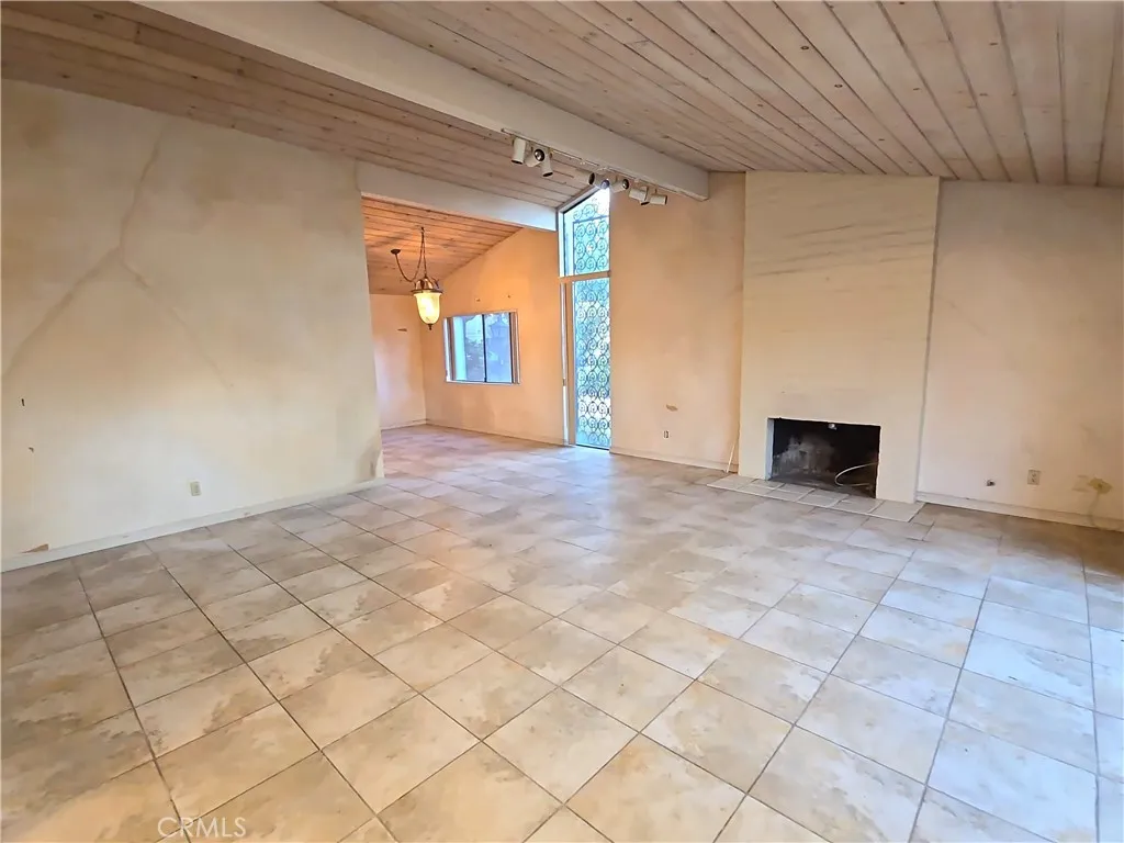 5064 A N Wishon, Fresno, California 93704 home-pic-9