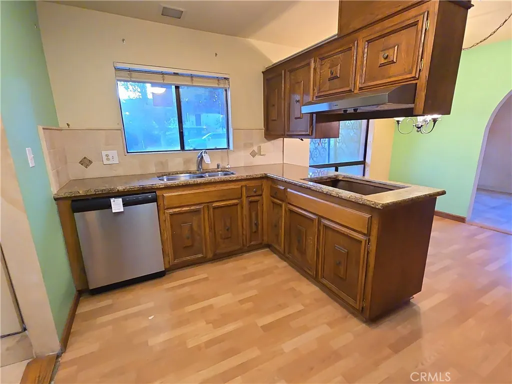 5064 A N Wishon, Fresno, California 93704 home-pic-4