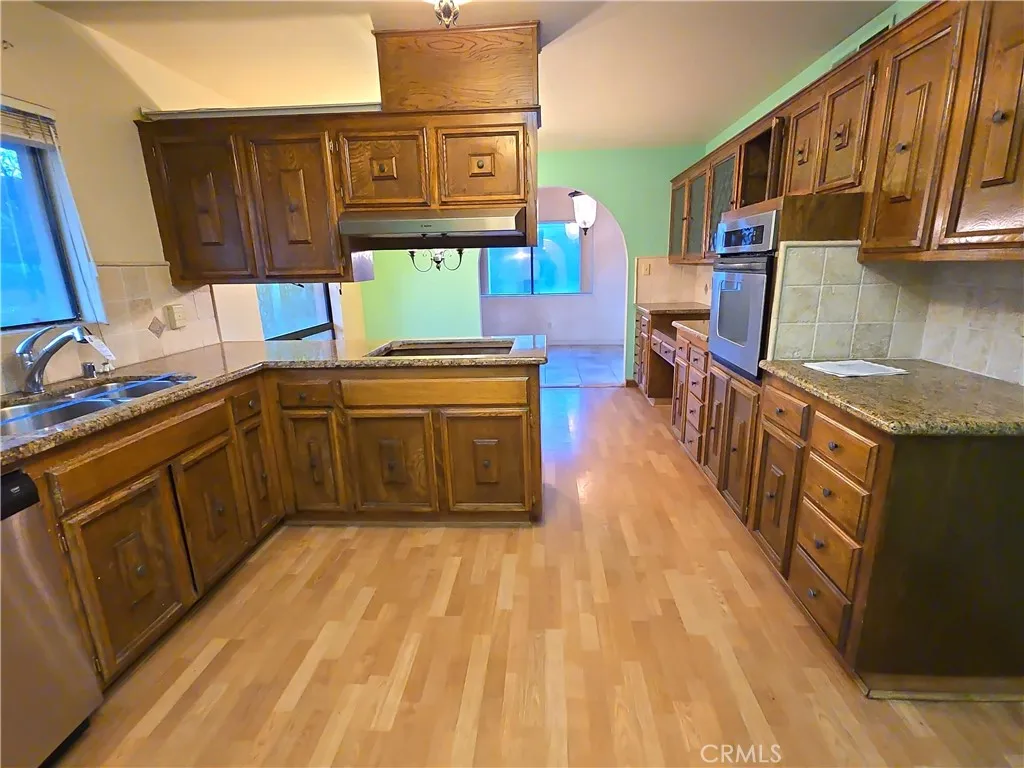 5064 A N Wishon, Fresno, California 93704 home-pic-5