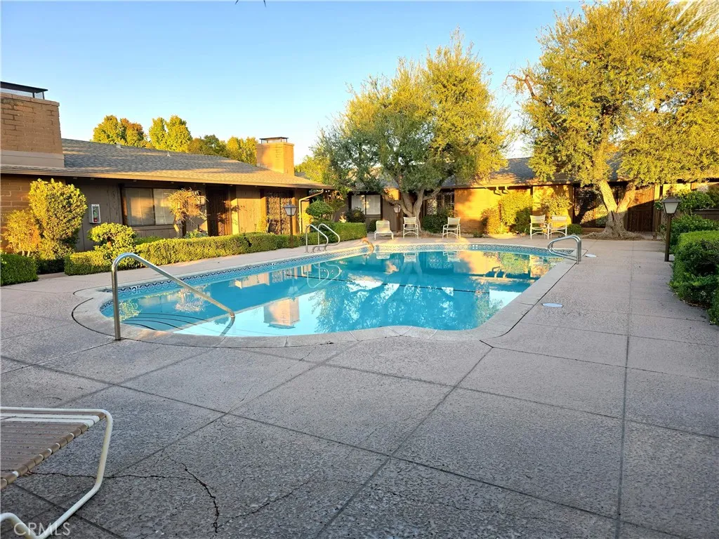 5064 A N Wishon, Fresno, California 93704 home-pic-24