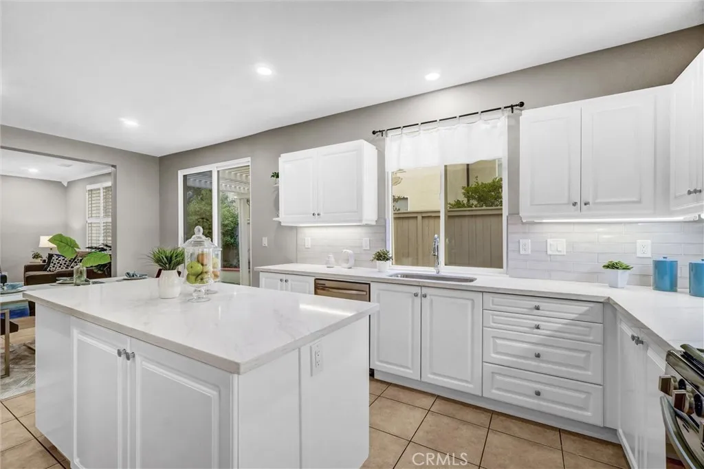 45 Avondale, Irvine, California 92602 home-pic-11