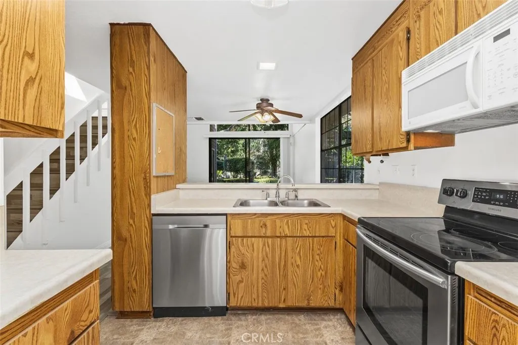 37 Lakepines, Irvine, California 92620 home-pic-6