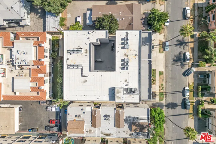 14629–31 Erwin Street - Exteri