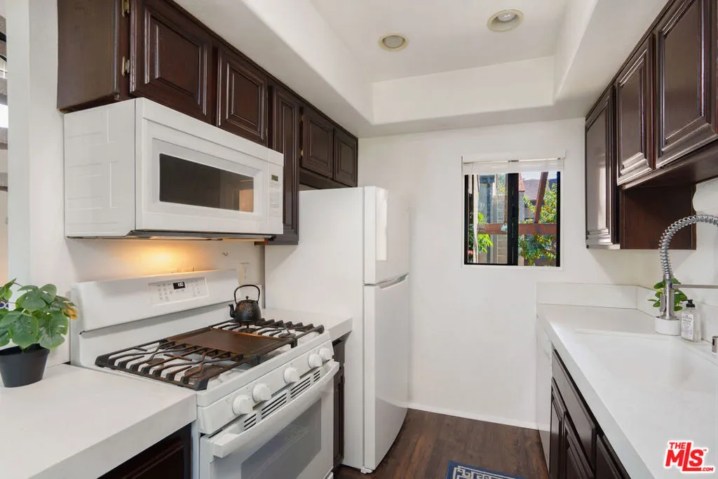 8114 Manitoba Street 208, Playa Del Rey, California 90293 home-pic-7