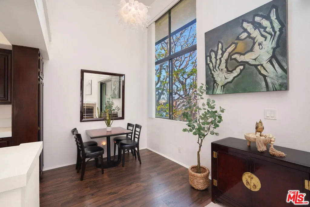 8114 Manitoba Street 208, Playa Del Rey, California 90293 home-pic-5