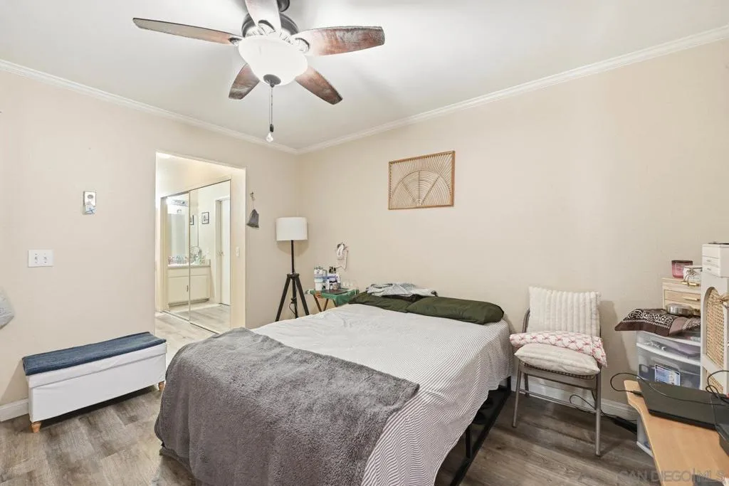 2566 White Oak Pl 6, Escondido, California 92027 home-pic-21