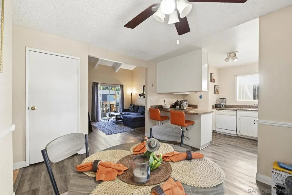 2566 White Oak Pl 6, Escondido, California 92027 home-pic-10