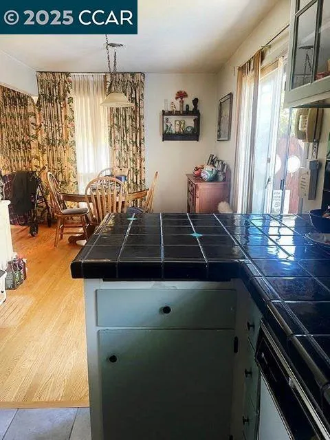 362 Summit Ct, Pinole, California 94564 home-pic-9