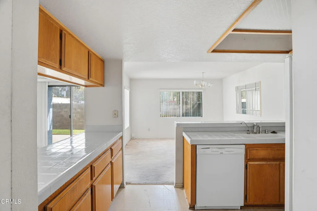 823 Earlham Street 4, Pasadena, California 91101 home-pic-14