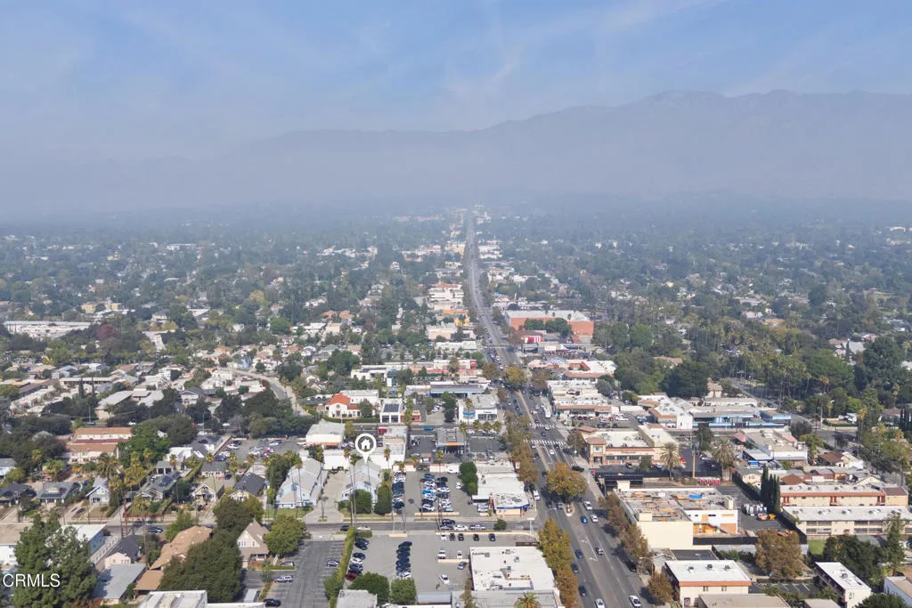 823 Earlham Street 4, Pasadena, California 91101 home-pic-33