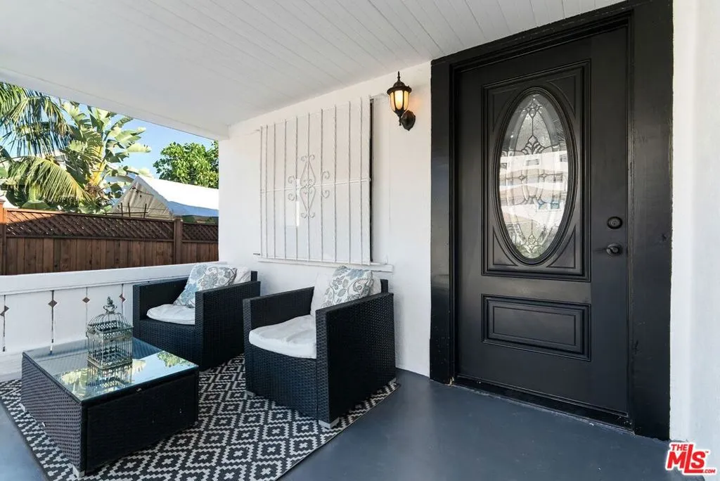 3206 W 27th Street, Los Angeles, California 90018 home-pic-2