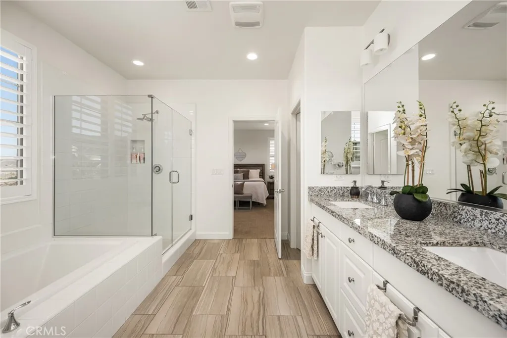 546 Escenico, Lake Forest, California 92630 home-pic-45