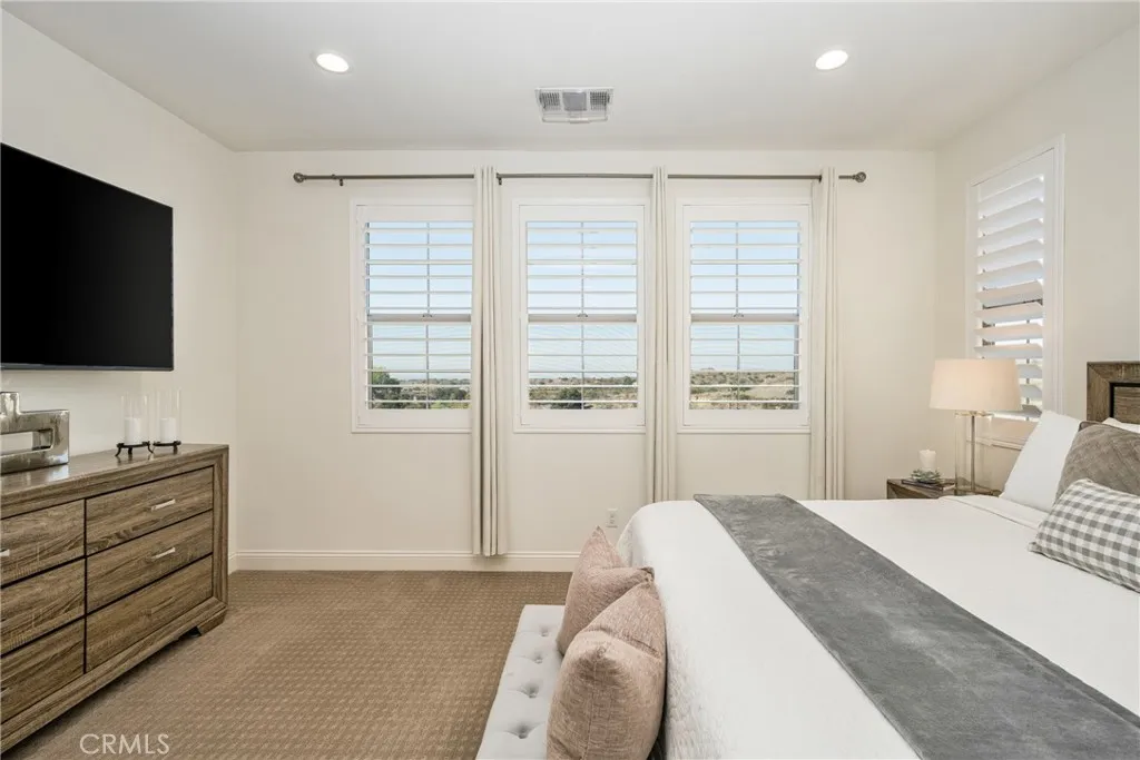 546 Escenico, Lake Forest, California 92630 home-pic-39