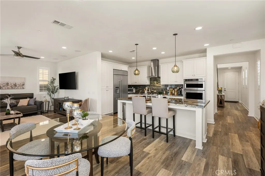 546 Escenico, Lake Forest, California 92630 home-pic-10