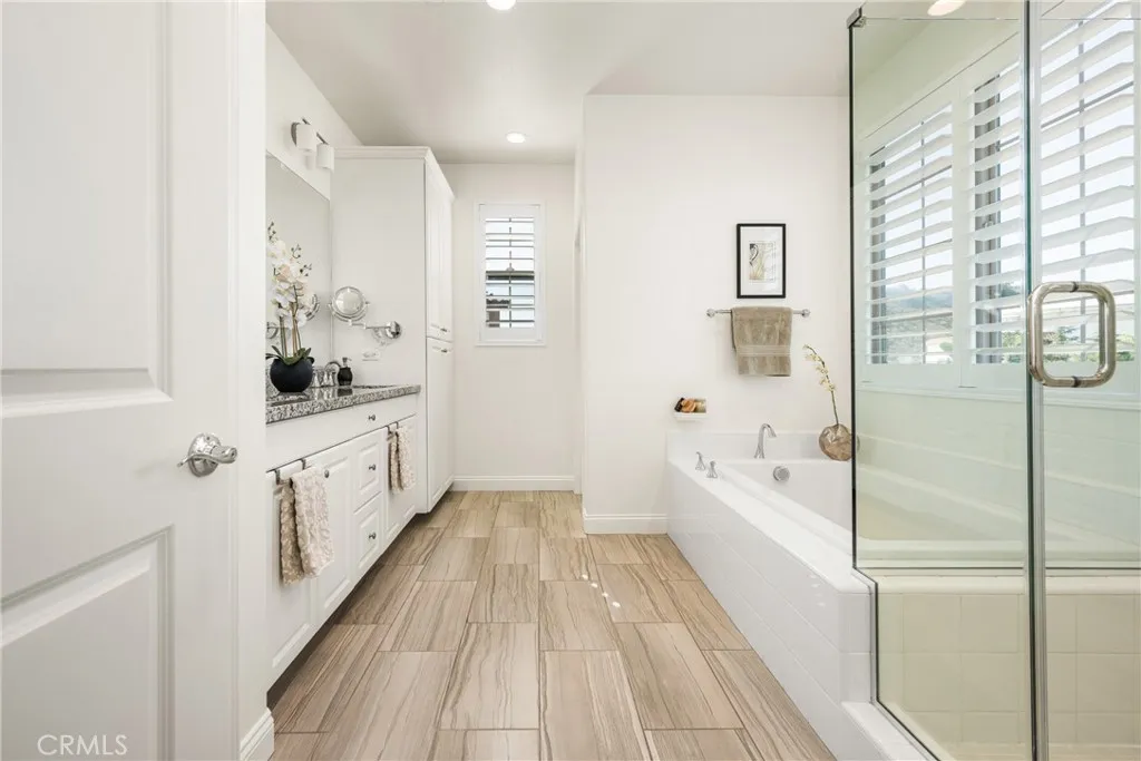 546 Escenico, Lake Forest, California 92630 home-pic-42