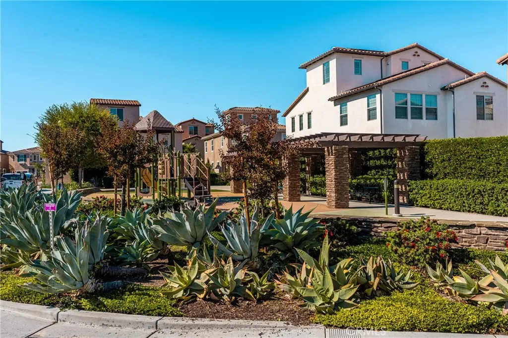 546 Escenico, Lake Forest, California 92630 home-pic-58