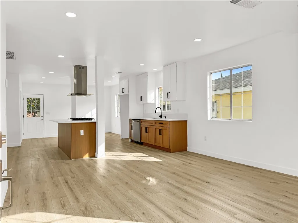 5712 Fishburn, Maywood, California 90270 home-pic-2