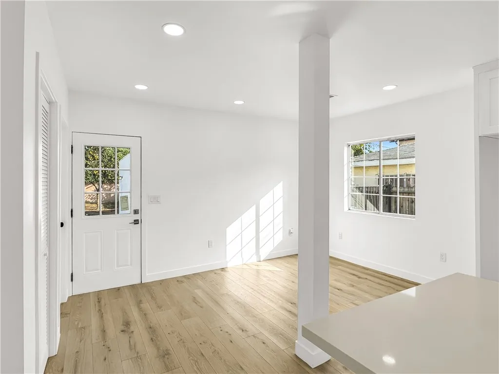 5712 Fishburn, Maywood, California 90270 home-pic-9