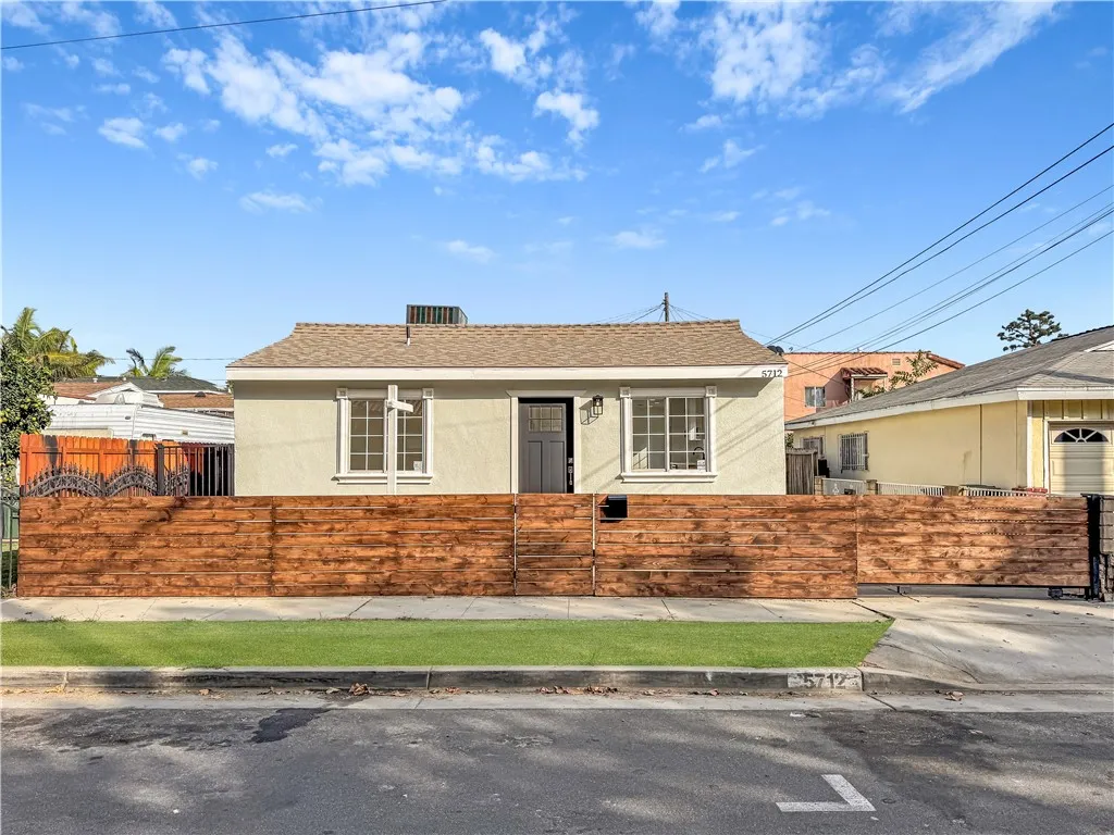 5712 Fishburn, Maywood, California 90270 home-pic-0
