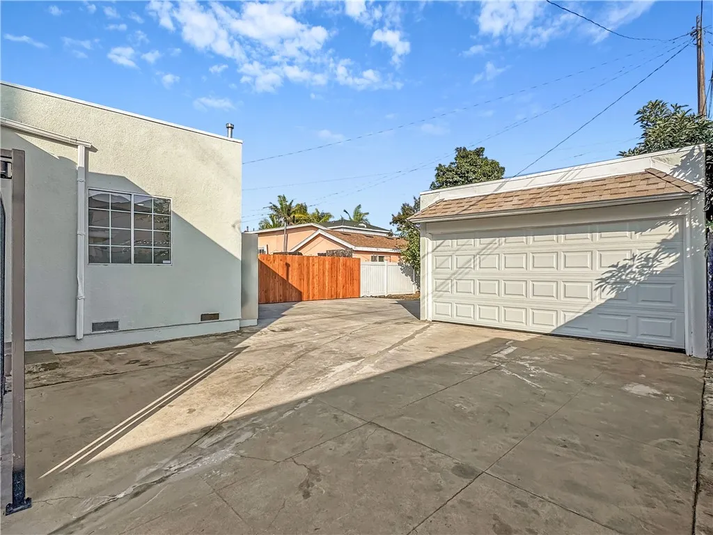 5712 Fishburn, Maywood, California 90270 home-pic-23