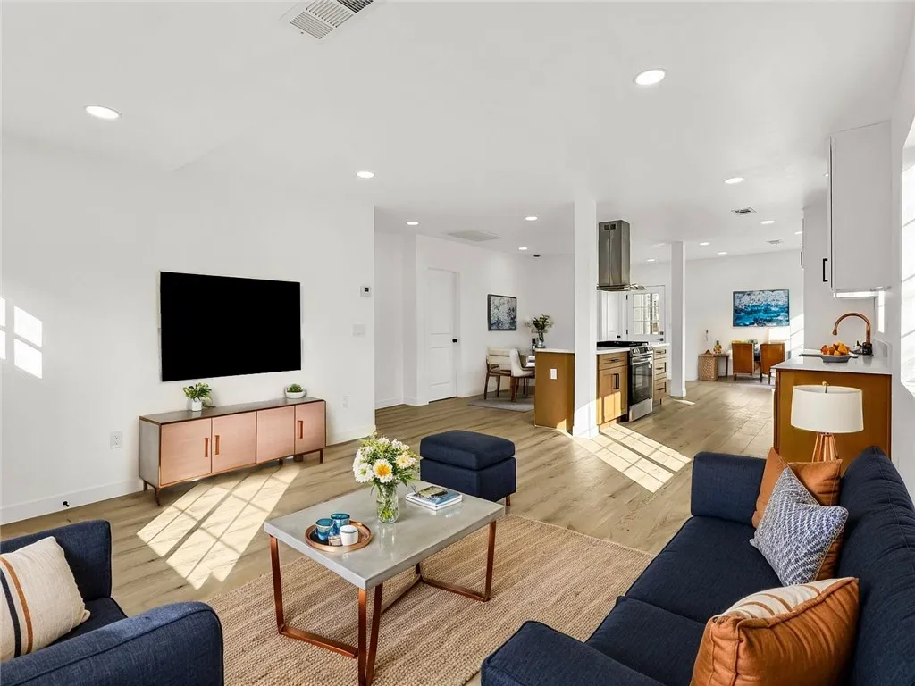 5712 Fishburn, Maywood, California 90270 home-pic-8